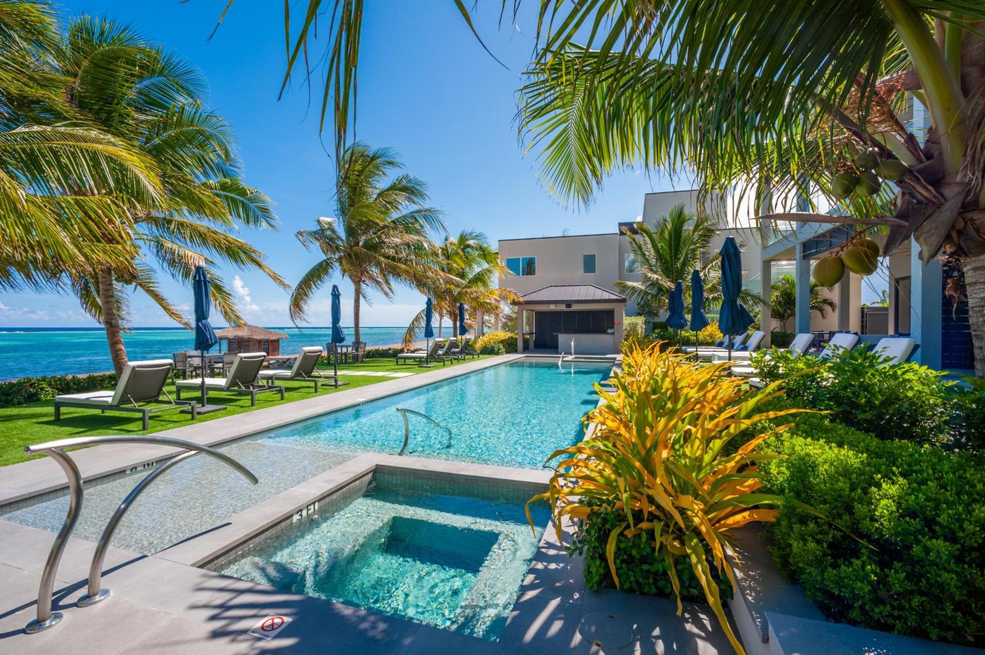 Black Urchin Boutique Resort Bodden Town Kamer foto